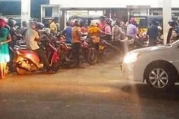 ඉන්ධනහල්වලට පැය 24ම සිදු කරන විශේෂ දේ..