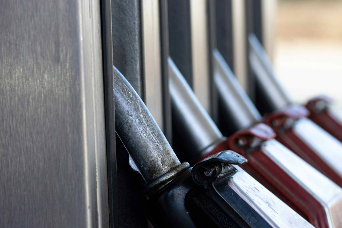 ஈரான் போரால் எரிபொருள் கட்டுப்பாட்டுக்கு தள்ளப்படும் ஐரோப்பா: எச்சரிக்கும் ஷெல் நிர்வாகி | Europe Could Face Fuel Rationing