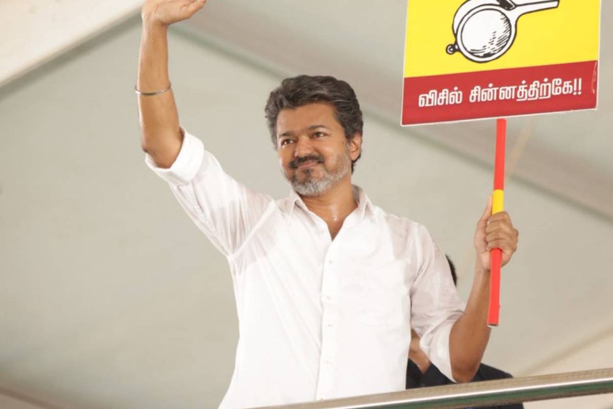 விஜய் நல்ல குடும்பஸ்தனாக, நல்ல கணவனாக இருக்கணும்!! மீண்டும் சீண்டிய அரசியல் பிரமுகர். | Joseph Vijay Must First Be Good Family Man Nainar விஜய் நல்ல குடும்பஸ்தனாக, நல்ல கணவனாக இருக்கணும்!! மீண்டும் சீண்டிய அரசியல் பிரமுகர். | Joseph Vijay Must First Be Good Family Man Nainar