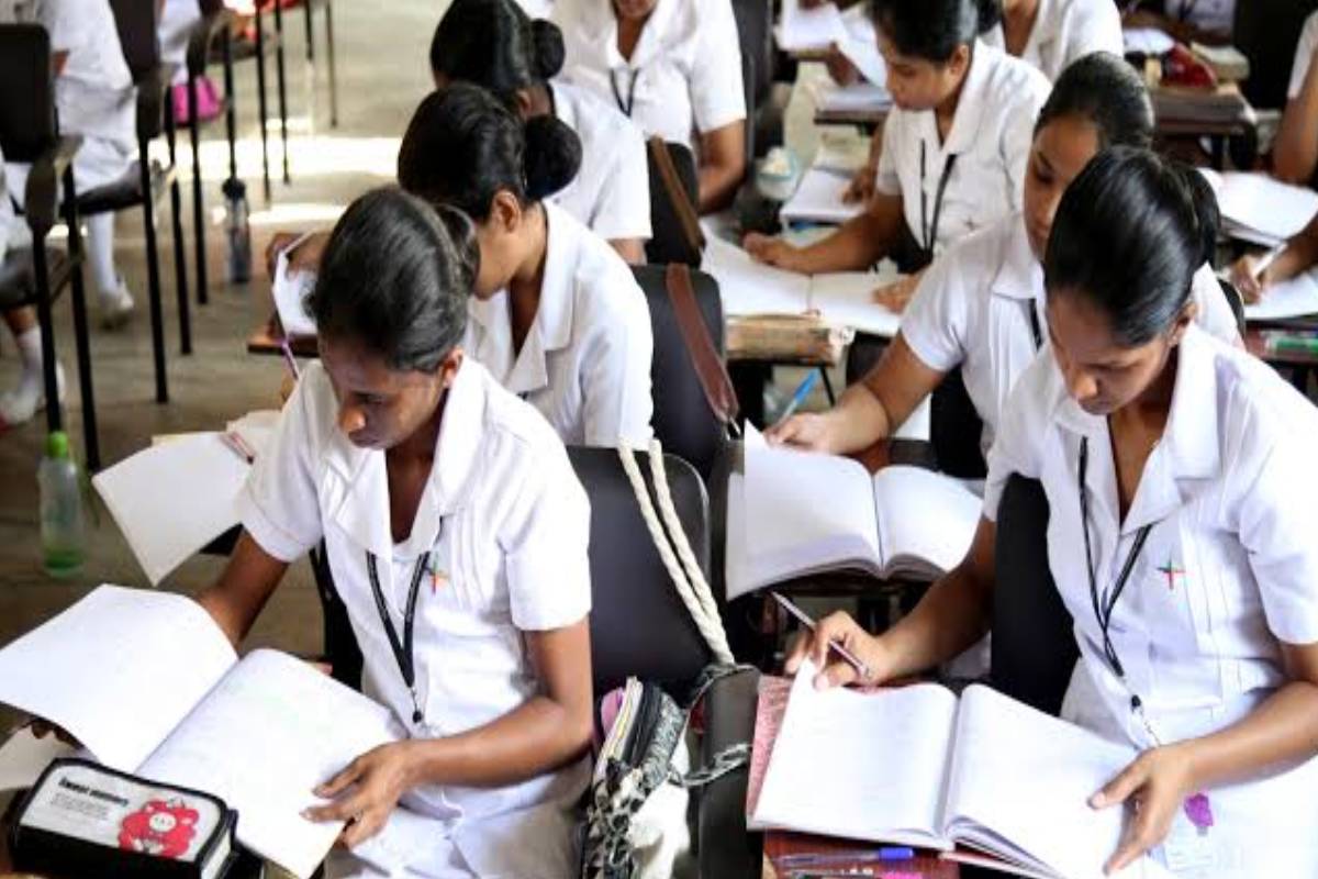 இலங்கையின் சுகாதாரப் பாதுகாப்பில் தாதியத்தின் இன்றியமையாத பங்கு..! | Essential Role Of Nursing