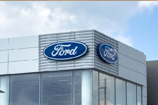 1.5 மில்லியன் வாகனங்களை திரும்ப பெறும் Ford: பிண்ணனியில் உள்ள பாதுகாப்பு காரணம் | Ford Recalls 1 5 Million Vehicles For Camera Issue