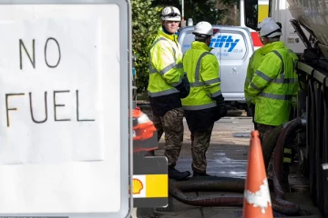 பிரித்தானிய எரிபொருள் பிரச்சினை... இன்று களமிறங்கும் இராணுவம்: வெளியாகியுள்ள புகைப்படங்கள்