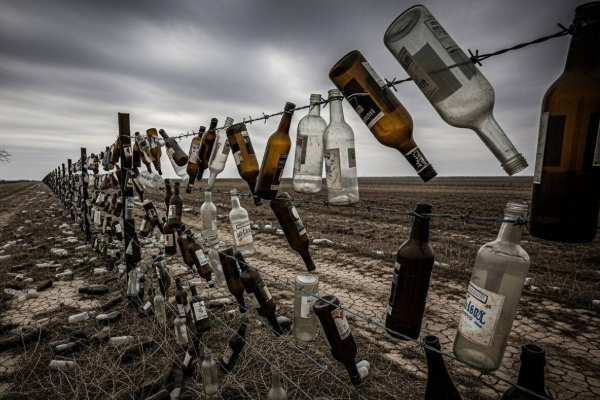 பாகிஸ்தான் எல்லையில் காலி பாட்டில்களை தொங்கவிட்டுள்ள இந்தியா - என்ன காரணம்? | Why Empty Glass Bottles Hung On India Pak Border பாகிஸ்தான் எல்லையில் காலி பாட்டில்களை தொங்கவிட்டுள்ள இந்தியா - என்ன காரணம்? | Why Empty Glass Bottles Hung On India Pak Border