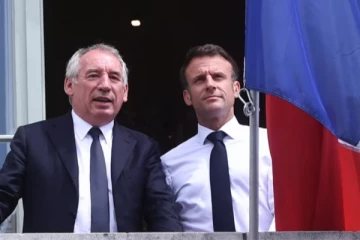 பிரான்சை முடக்கும் திட்டத்தின் பின்னணியில் ஒரு வெளிநாடு? நிபுணர்கள் விளக்கம்