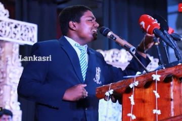 வடக்கில் அரச வேலைபெற சிறீதர் தியேட்டர் கடிதம் இருந்தால் போதும் -மாணவன் பரபரப்பு தகவல் (காணொளி)