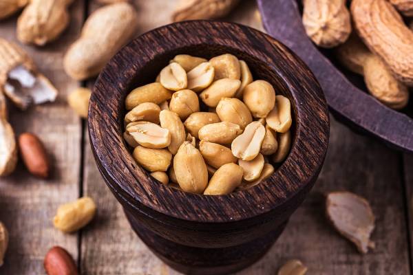 ஒரு நாளைக்கு எத்தனை வேர்க்கடலை சாப்பிடலாம்? யாரெல்லாம் சாப்பிடக்கூடாது? | How Many Peanuts Can Eat In One Day Side Effects ஒரு நாளைக்கு எத்தனை வேர்க்கடலை சாப்பிடலாம்? யாரெல்லாம் சாப்பிடக்கூடாது? | How Many Peanuts Can Eat In One Day Side Effects