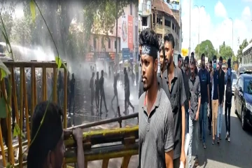 கொழும்பில் மாணவர்கள் மீது கண்ணீர்ப்புகை, நீர்த்தாரை பிரயோகம்! காவல்துறையினர் குவிப்பு  (காணொளி)