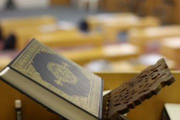 விதிமுறைகளை மீறி அல்குர்ஆன் இறக்குமதி; அரசாங்கம் அதிரடி நடவடிக்கை !