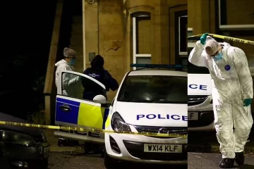 தனது வீட்டில் இறந்துகிடந்த பதின்பருவ பெண்: 16 வயது பிரித்தானிய சிறுவன் கைது