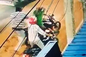 யாழில் ஊடக பணியாளரை தாக்கிவிட்டு தலைமறைவான இருவருக்கு நேர்ந்த கதி!