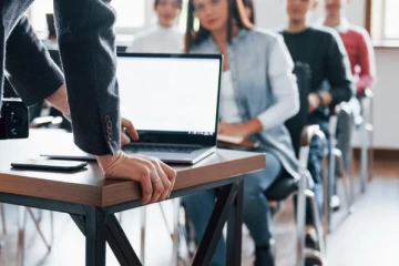 புலம்பெயர் பணியாளர்களை அதிகம் கவர்ந்திழுக்கும் ஐரோப்பிய ஒன்றிய நாடு