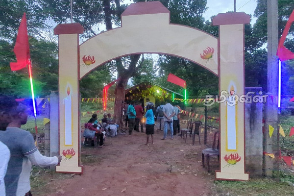 முல்லைத்தீவில் இடம்பெற்ற மாவீரர் தின நிகழ்வுகள் (Photos) | Parents Of Heroes Honored At Mulliyavalli