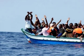 அகதிகள் சென்ற படகு கவிழ்ந்ததில் 42 பேர் பலி - செய்திகளின் தொகுப்பு