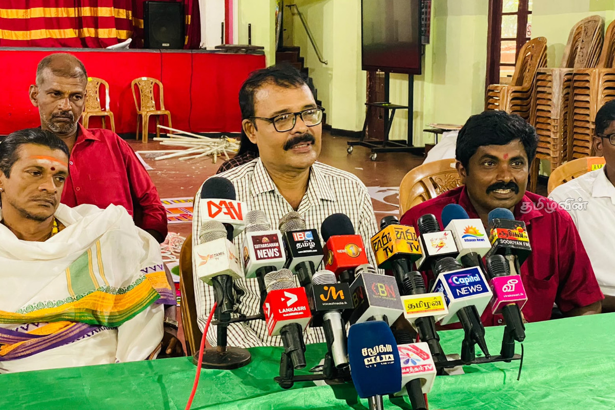 மயிலத்தமடு - மாதவனை மேய்ச்சல் தரைப் பிரச்சினை : விடுக்கப்பட்ட அழைப்பு | Mayilathamadu Madhavanai Land Issue Protest மயிலத்தமடு - மாதவனை மேய்ச்சல் தரைப் பிரச்சினை : விடுக்கப்பட்ட அழைப்பு | Mayilathamadu Madhavanai Land Issue Protest