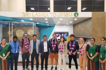 " ආරුගම්බේ "  සිනමා පටයක් සදහා ප්‍රධාන රටක සිනමාකරුවන් පිරිසක් මෙරටට...(PHOTOS)