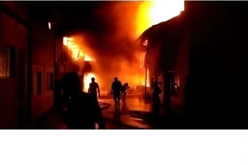 இறப்பர் தொழிற்சாலையில் பாரிய தீ