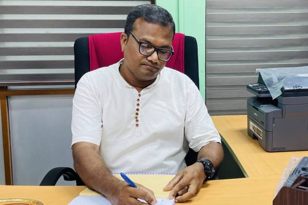 மாவீரர் துயிலும் இல்ல காணிகள் தொடர்பில் கேள்வியெழுப்பிய தவிசாளர் தியாகராஜா நிரோஷ் | Resolution Required Chairman Thiagaraja Nirosh மாவீரர் துயிலும் இல்ல காணிகள் தொடர்பில் கேள்வியெழுப்பிய தவிசாளர் தியாகராஜா நிரோஷ் | Resolution Required Chairman Thiagaraja Nirosh