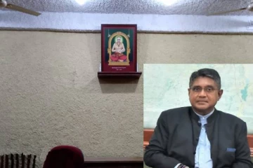 வடமாகாண ஆளுநரின் பணிப்புரை: மீண்டும் அதே இடத்தில் பொருத்தப்பட்ட நாவலர் உருவப்படம்
