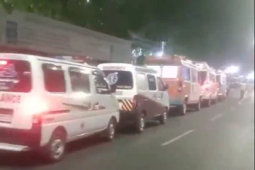 சென்னையில் வரிசையாக காத்துகிடக்கும் ஆம்புலன்ஸ்கள்! தலைநகரில் மோசமடையும் நிலைமை? வெளியான வீடியோ