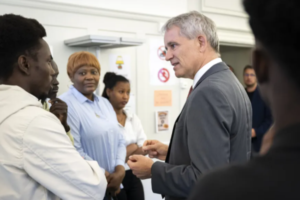 சுவிஸ் மாகாணமொன்றில் அகதிகளுக்காக ஒரு பயிற்சி மையம் | Swiss Opens Integration Centre For Refugees