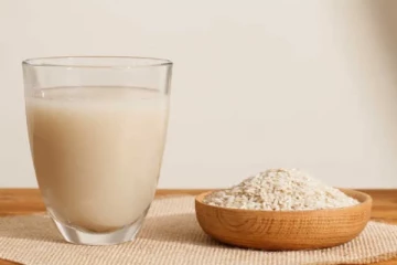 சாதம் வடித்த கஞ்சியில் கொட்டிக் கிடக்கும் நன்மைகள்... இனிமேலும் கீழே எறியாதீர்கள்!