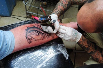 Tattoo තීන්ත වල රසායනික සංයෝග ගැන දැනුවත්ද?