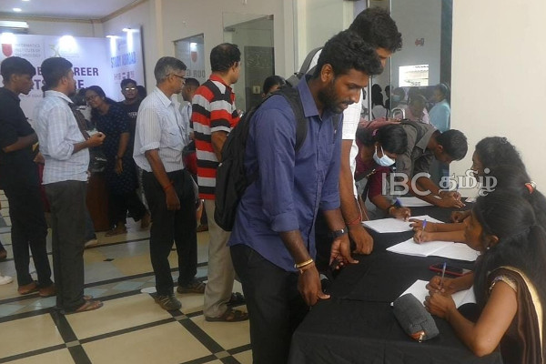 யாழில் ஆரம்பமாகியுள்ள உயர்கல்வி மற்றும் தொழில் வழிகாட்டல் கண்காட்சி! | Higher Education And Career Guidance Exhibition
