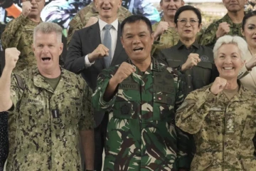 கனடாவிற்கும் இந்தோனேசியாவிற்கும் இடையில் இராணுவ ஒப்பந்தம்