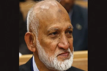 ஏ.எச்.எம். பௌசீ மீண்டும் நாடாளுமன்ற உறுப்பினராக பதவியேற்பு