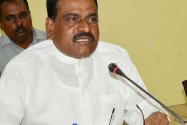 மட்டக்களப்பு மாவட்ட நாடாளுமன்ற உறுப்பினர் வைத்தியசாலையில்.... | Mp Srineshan Admitted Hospital