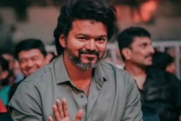 தந்தையை ஆரத்தழுவி கொண்ட நடிகர் விஜய்: வாரிசு இசை வெளியீட்டு விழாவில் விமர்சனங்களுக்கு பதிலடி