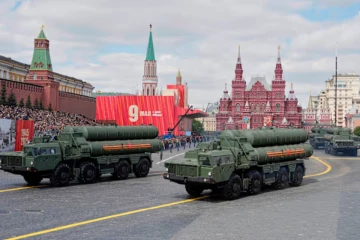 ரஷ்யாவின் வெற்றி தின அணிவகுப்பு: போர்க்கருவிகள் இன்றி நடைபெறவுள்ள வரலாற்று நிகழ்வு