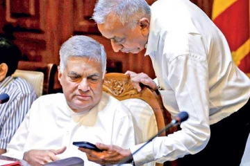 பதவி விலகுமாறு தொலைபேசி அழைப்பு - கிழக்கு மாகாண ஆளுநர் பகிரங்கம்..!