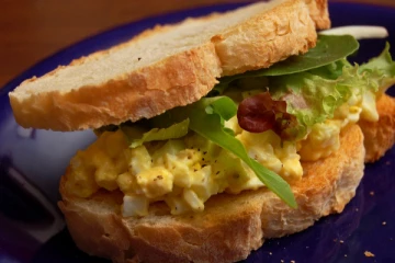 முட்டை சாண்ட்விச் 10 நிமிடத்தில் செய்யலாம்! எப்படி தெரியுமா?