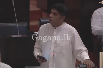 ක්‍රීඩා ඇමති රොෂාන් වෙනුවෙන් සජිත් පෙරට එයි. - (VIDEO)