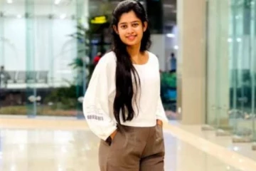 இலங்கை பெண் ஜனனி குணசீலனின் அழகிய கியூட்டான புகைப்படங்கள்