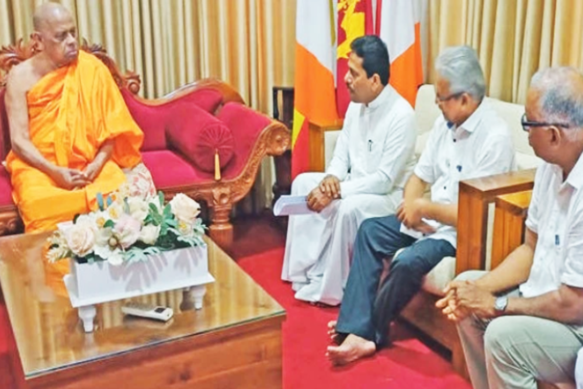 மல்வத்து அஸ்கிரிய பீடங்களின் மகாநாயக்க தேரர்கள் விடுத்துள்ள அறிவுறுத்தல் | Mahanayaka Theros Malwathu Asgiriya Chapters மல்வத்து அஸ்கிரிய பீடங்களின் மகாநாயக்க தேரர்கள் விடுத்துள்ள அறிவுறுத்தல் | Mahanayaka Theros Malwathu Asgiriya Chapters