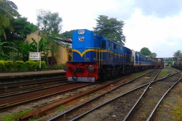 ரயில் தண்டவாளத்தில் கைபேசியால் பறிபோன உயிர்; தமிழர் பகுதியில் துயரம்