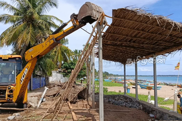 திருகோணமலை - திருக்கடலூர் பகுதியில் சட்டவிரோத கட்டுமானம் அகற்றம்: நீதிமன்ற உத்தரவுப்படி நடவடிக்கை | Illegal Construction Removed In Trincomalee