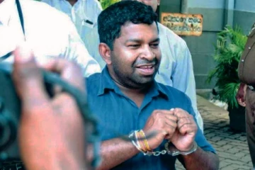 பிள்ளையானுக்கு பாதுகாப்பு அமைச்சால் லட்சக்கணக்கில் பணம்: குற்றம் சாட்டுகிறார் அநுர