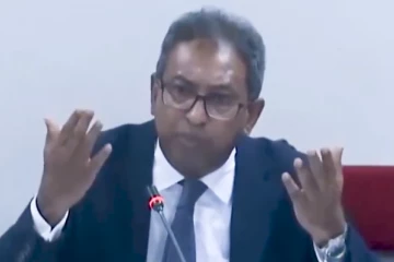 ආණ්ඩුවේ ලාංඡනය ගහලා ඔන්ලයින් කැසිනෝ දානවා බෝලෙන් බෝලෙට.. වර්ල්ඩ් කප් එකේ ඇඩ් එකෙන් හර්ෂට මළ පනී