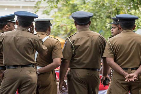 வடமாகாண பொலிஸ் மா அதிபராக மஹிந்த நியமனம்! | Mahinda Appointed As Northern Police Chief வடமாகாண பொலிஸ் மா அதிபராக மஹிந்த நியமனம்! | Mahinda Appointed As Northern Police Chief