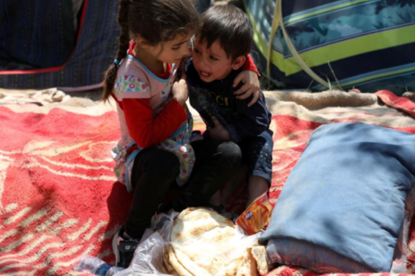 வாழ்விழந்து தவிக்கும் ஆப்கான் மக்கள் .. நெஞ்சை உலுக்கும் புகைப்படங்கள்! | Taliban Tightens Afghanistan Civilians Flee Homes வாழ்விழந்து தவிக்கும் ஆப்கான் மக்கள் .. நெஞ்சை உலுக்கும் புகைப்படங்கள்! | Taliban Tightens Afghanistan Civilians Flee Homes