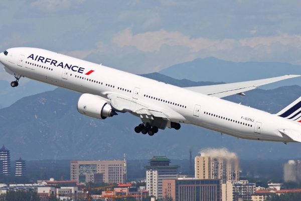 ஆசியாவுக்கான சேவைகளை பாதியாக குறைக்கும் Air France | Air France To Halve Services To Asia