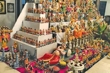 நவராத்திரியின் முக்கிய அம்சமாக விளங்கும் கொலுவை இப்படி வைக்க வேண்டுமாம்