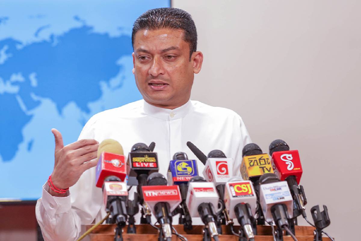 தவறான புரிதலால் ஏற்பட்ட சர்ச்சை: 15 வயது சிறுமி விவகாரத்தில் மன்னிப்பு கேட்ட திலும் அமுனுகம | Dilum Amunugama Apologizes 15 Year Old Girl Case