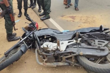 யாழில் கோர விபத்து;  வீட்டுவாசலில் பரிதாபமாக உயிரிழந்த நபர்