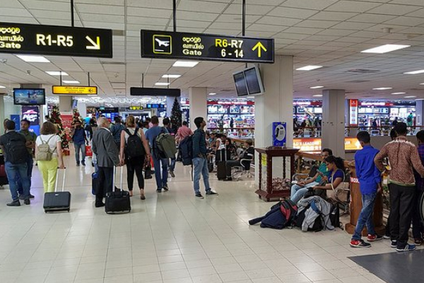 இலங்கையிலிருந்து நிரந்தரமாக வெளியேறும் பெருமளவானோர் - ஆய்வில் வெளியான எச்சரிக்கை | Sri Lanka Risk Being Paralyzed Graduate Outflows இலங்கையிலிருந்து நிரந்தரமாக வெளியேறும் பெருமளவானோர் - ஆய்வில் வெளியான எச்சரிக்கை | Sri Lanka Risk Being Paralyzed Graduate Outflows