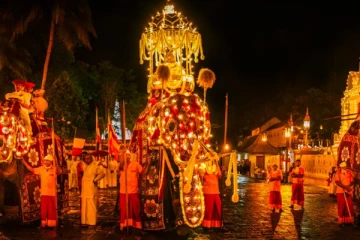 මහනුවර පළමු රන්දෝලි පෙරහැර අද