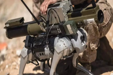 துப்பாக்கி பொருத்தப்பட்ட ரோபோ நாய்; அறிமுகம் செய்த சீனா